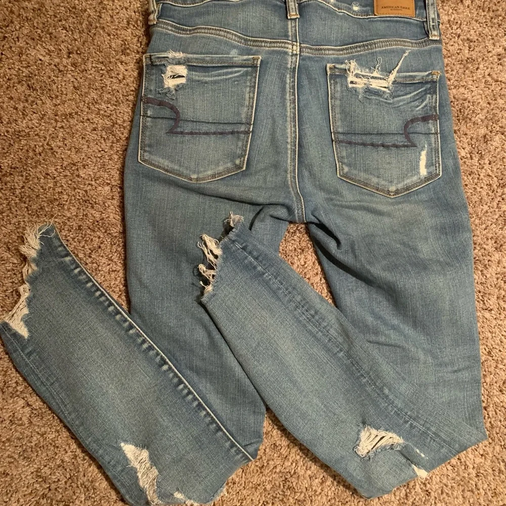 Amaerican Eagle high-rise distressed Jegging size 6 - Picture 2 of 5
